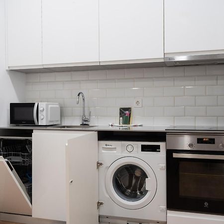 Apartamentos Reformados En Metro Pacifico Alquiler Temporal Madrid Ngoại thất bức ảnh