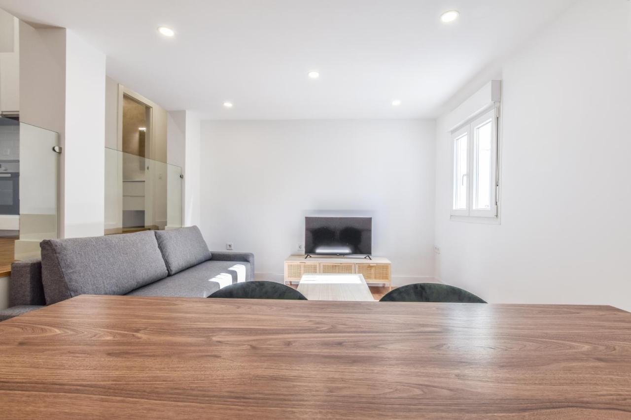 Apartamentos Reformados En Metro Pacifico Alquiler Temporal Madrid Ngoại thất bức ảnh