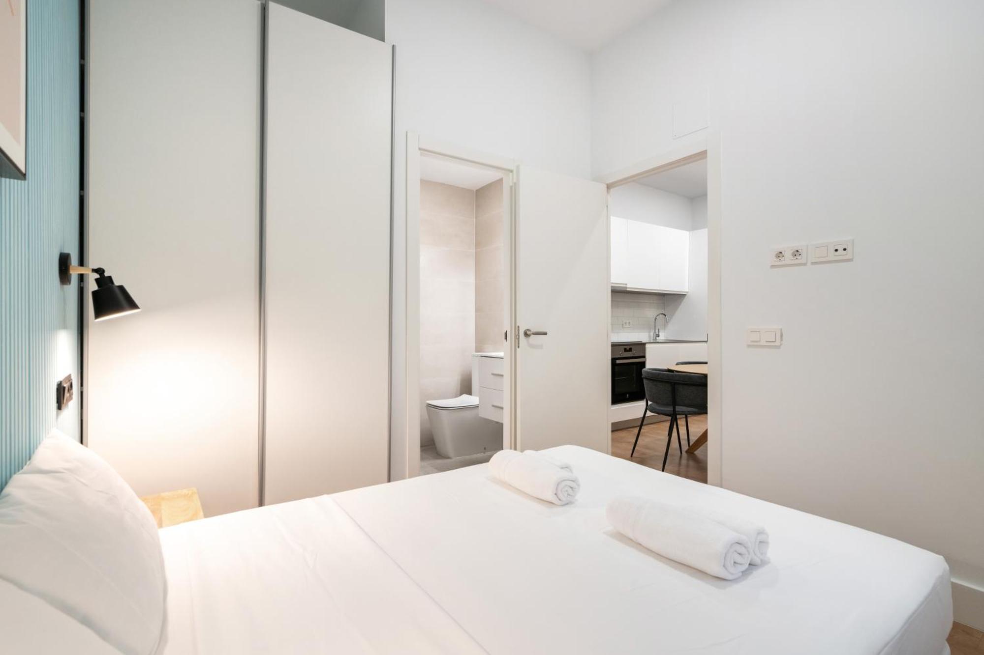 Apartamentos Reformados En Metro Pacifico Alquiler Temporal Madrid Ngoại thất bức ảnh