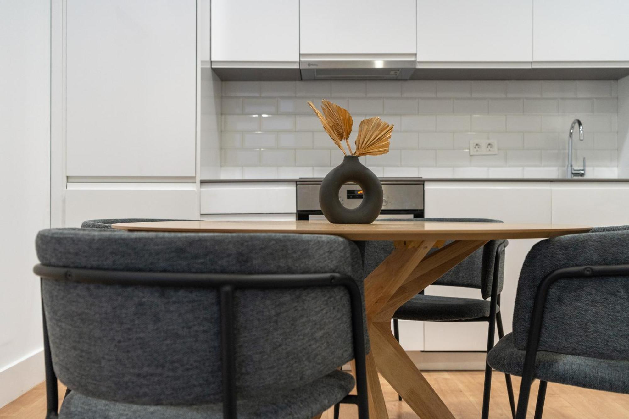 Apartamentos Reformados En Metro Pacifico Alquiler Temporal Madrid Ngoại thất bức ảnh