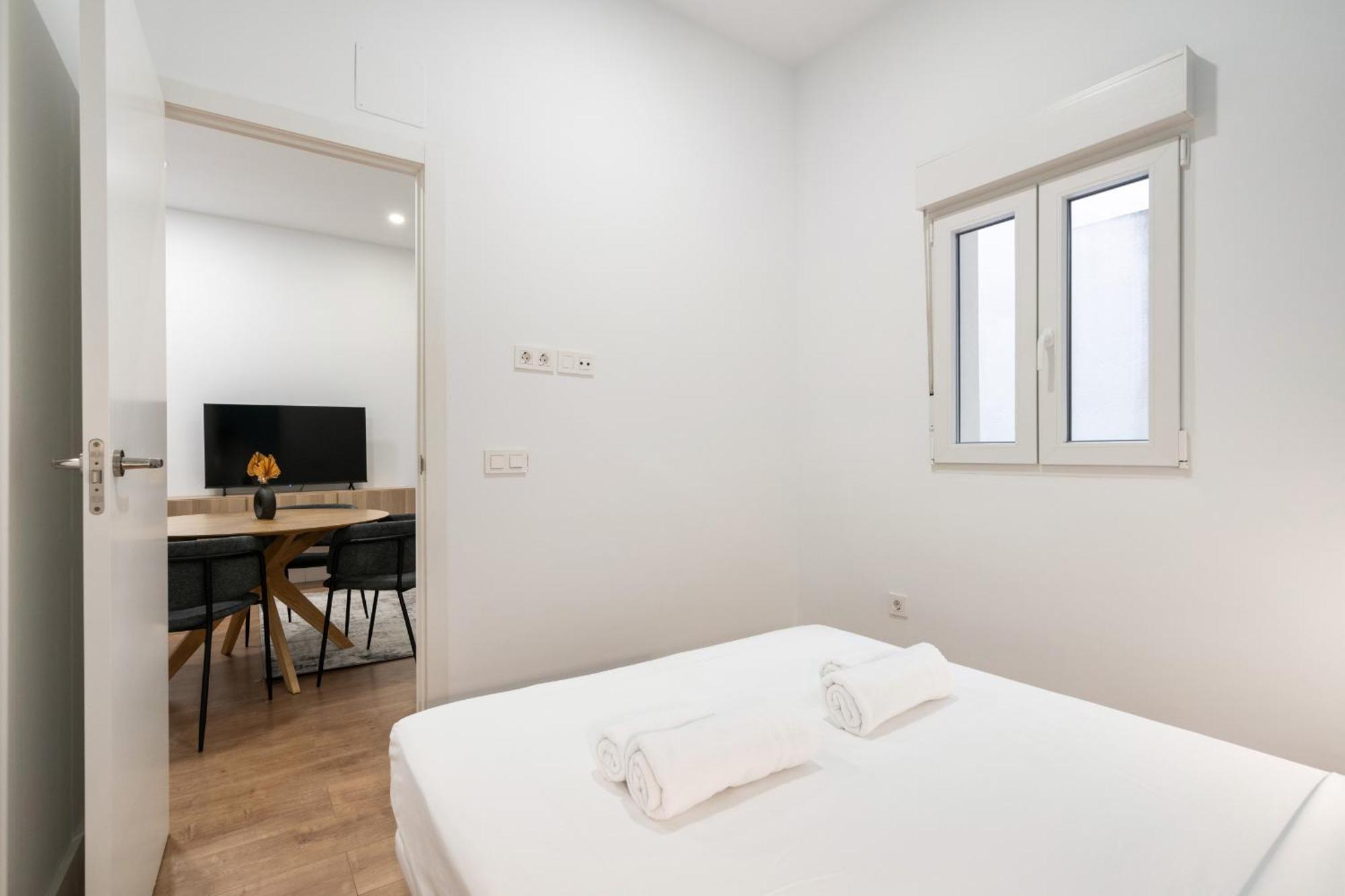 Apartamentos Reformados En Metro Pacifico Alquiler Temporal Madrid Ngoại thất bức ảnh