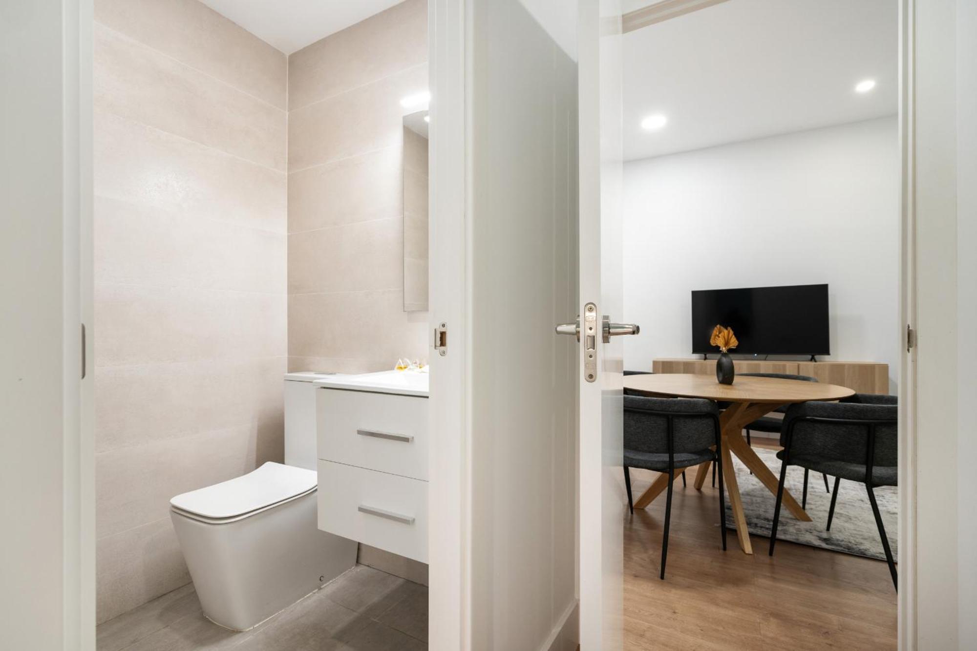 Apartamentos Reformados En Metro Pacifico Alquiler Temporal Madrid Ngoại thất bức ảnh