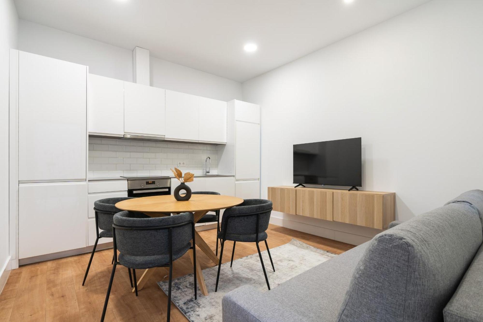 Apartamentos Reformados En Metro Pacifico Alquiler Temporal Madrid Ngoại thất bức ảnh