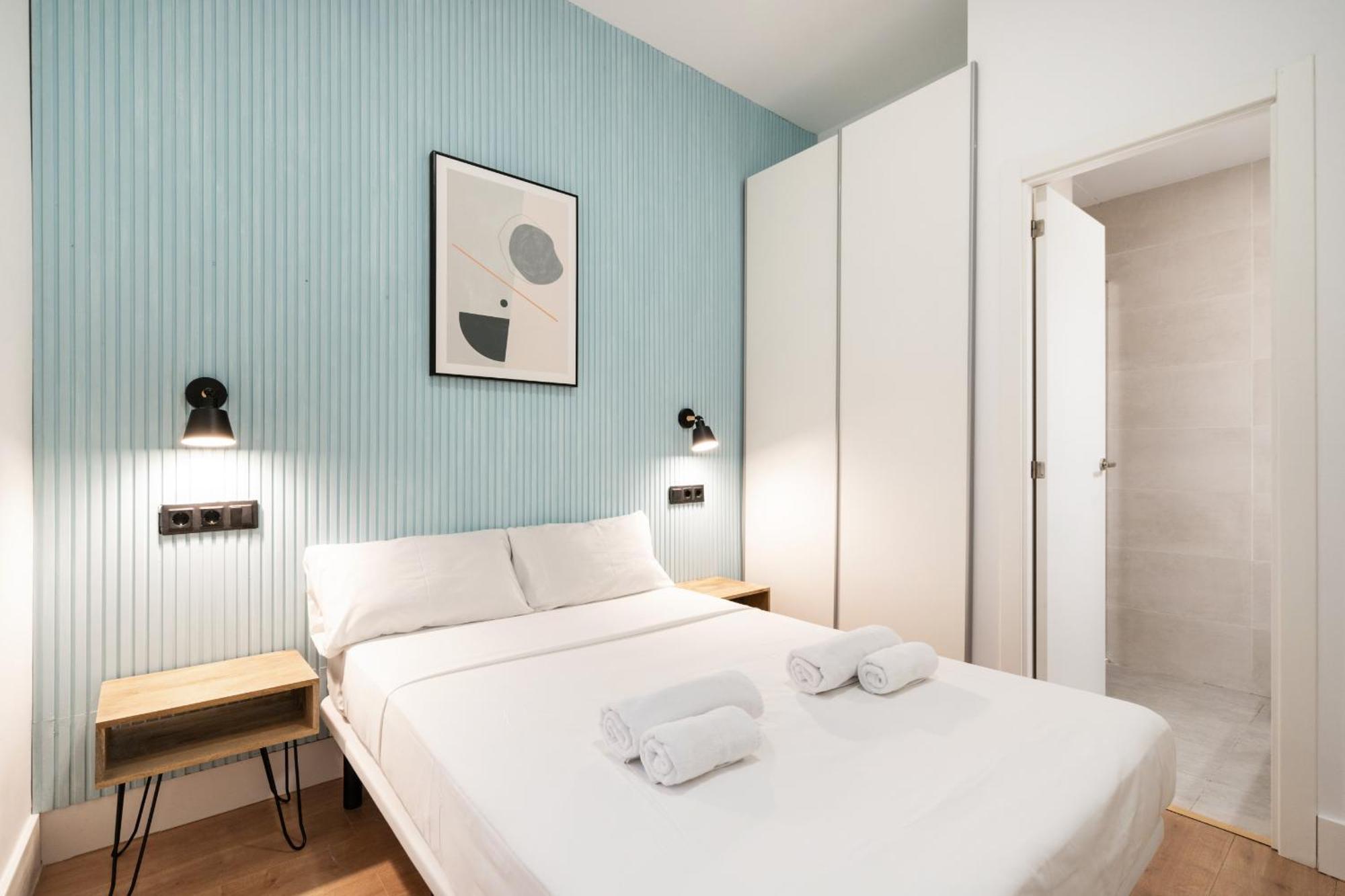 Apartamentos Reformados En Metro Pacifico Alquiler Temporal Madrid Ngoại thất bức ảnh