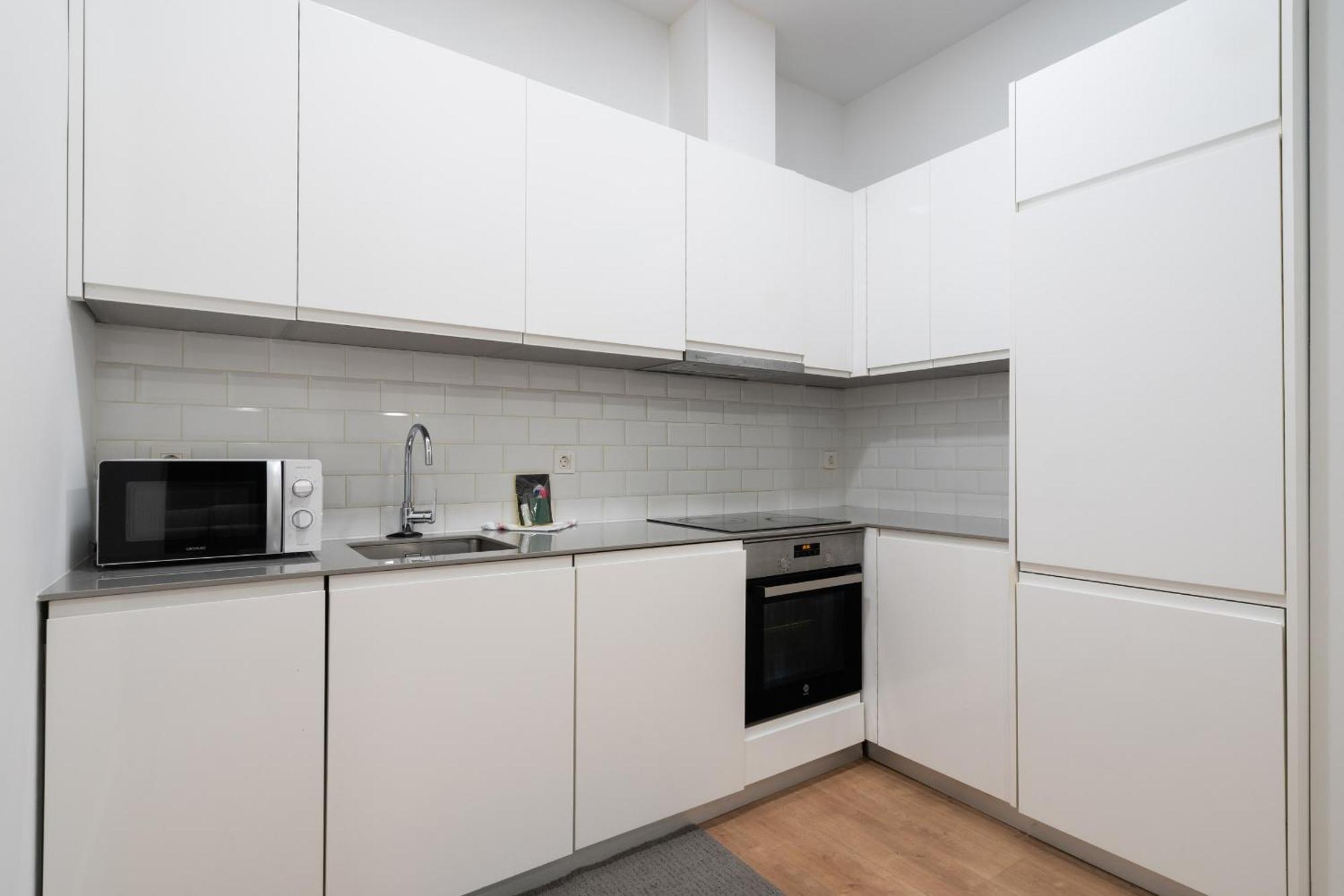 Apartamentos Reformados En Metro Pacifico Alquiler Temporal Madrid Ngoại thất bức ảnh
