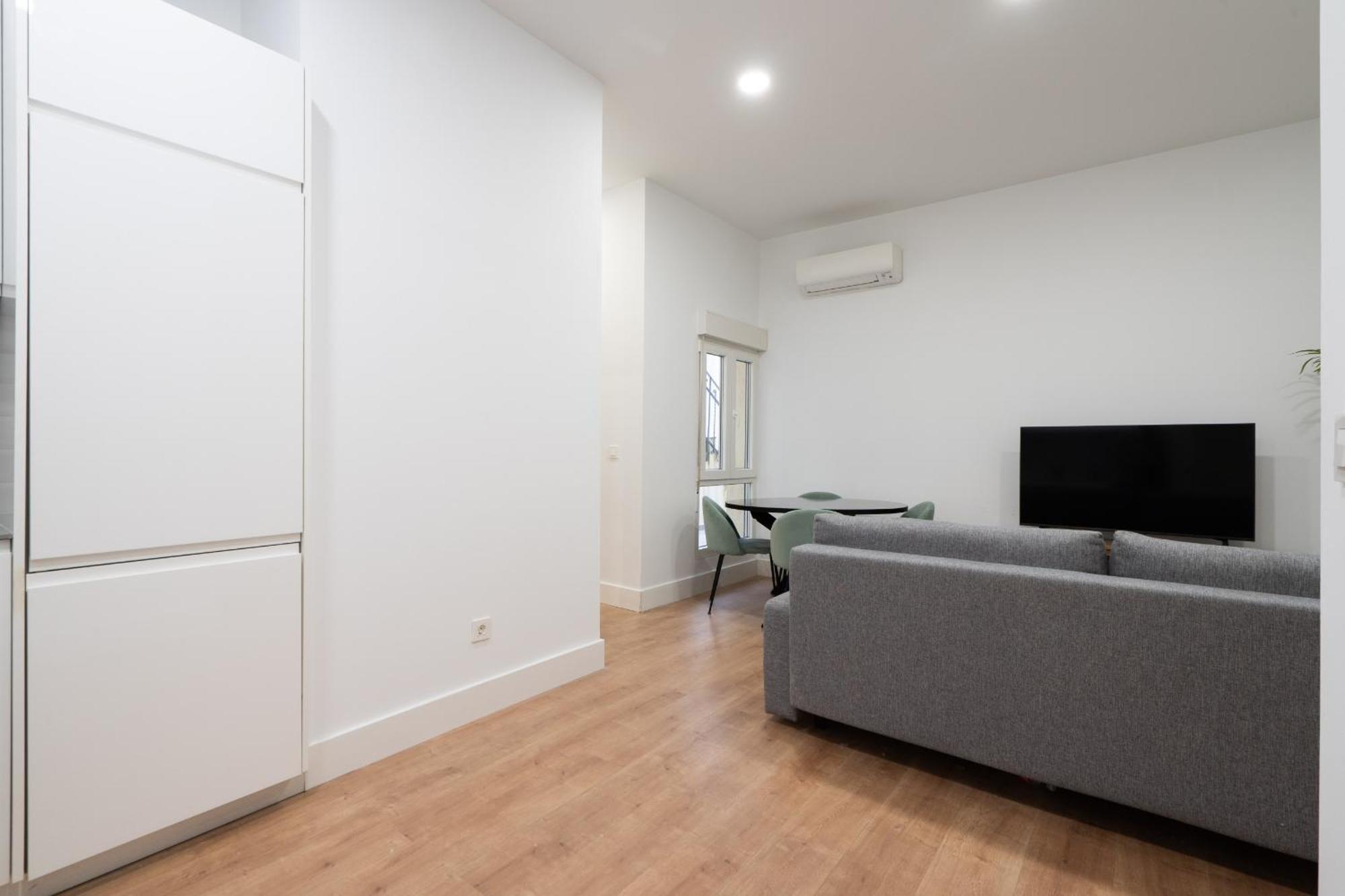 Apartamentos Reformados En Metro Pacifico Alquiler Temporal Madrid Ngoại thất bức ảnh