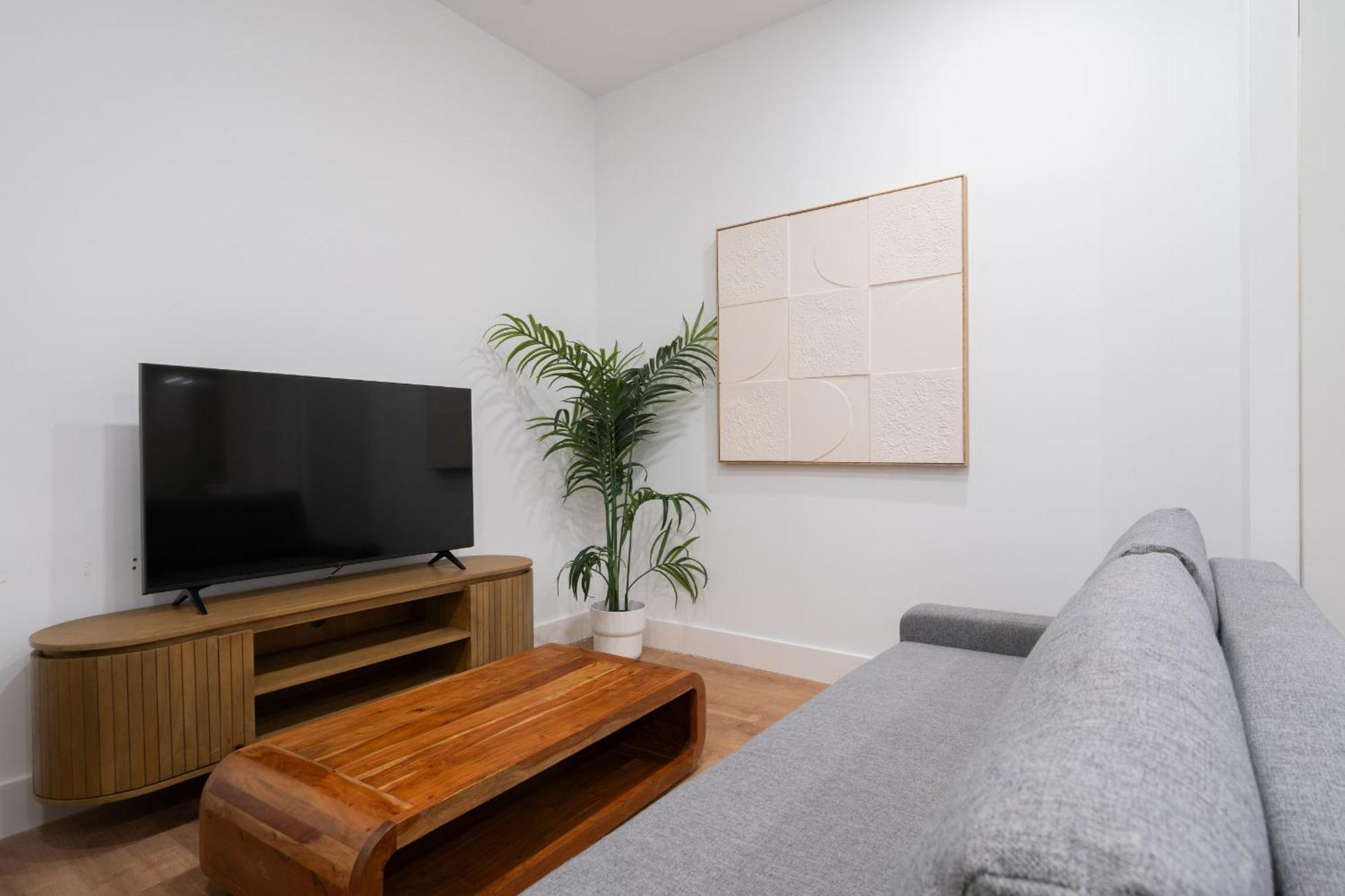Apartamentos Reformados En Metro Pacifico Alquiler Temporal Madrid Ngoại thất bức ảnh