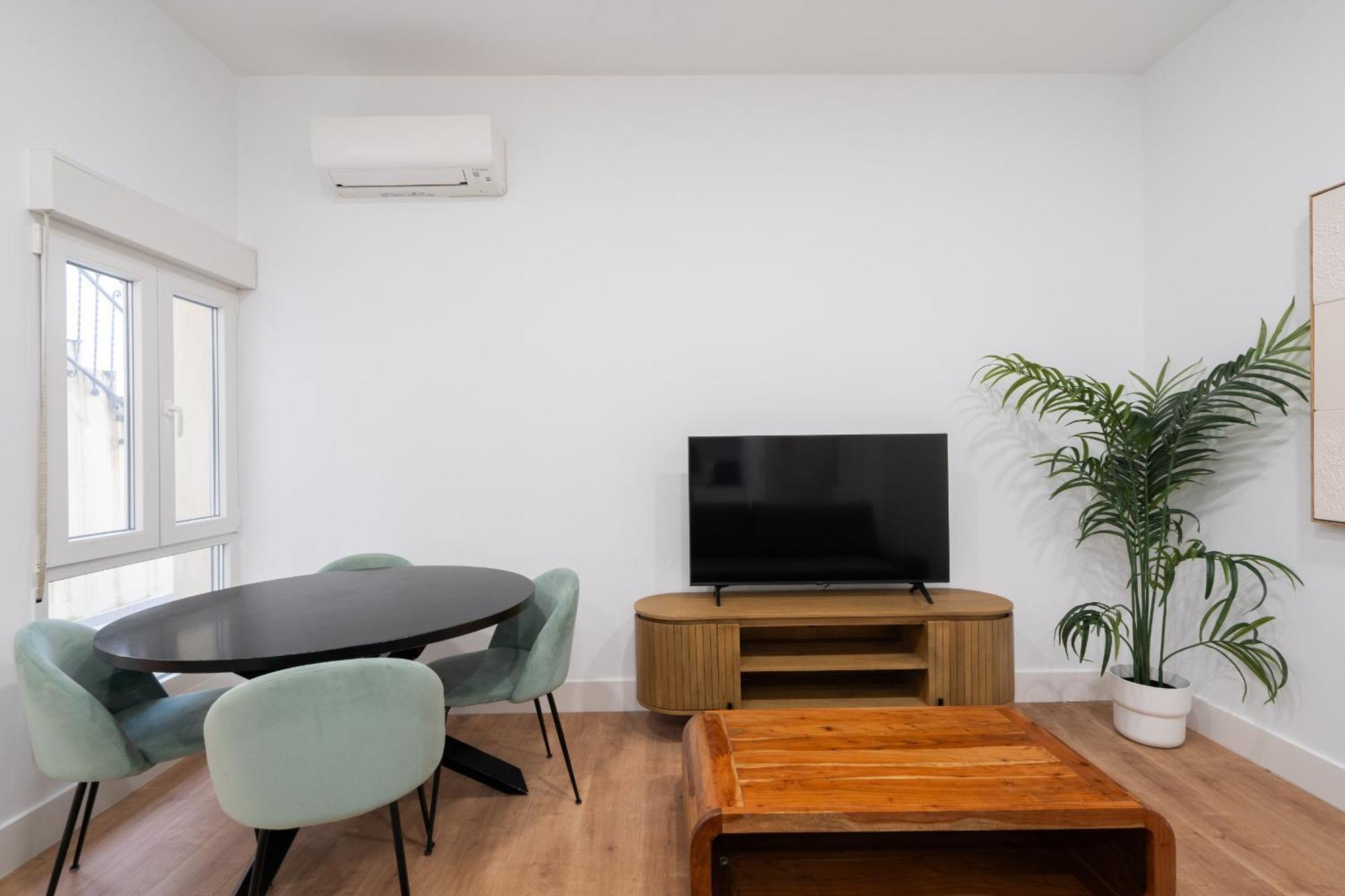 Apartamentos Reformados En Metro Pacifico Alquiler Temporal Madrid Ngoại thất bức ảnh